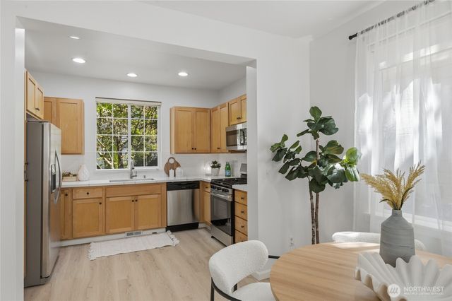 8303 233rd Place NE, Redmond, WA 98053