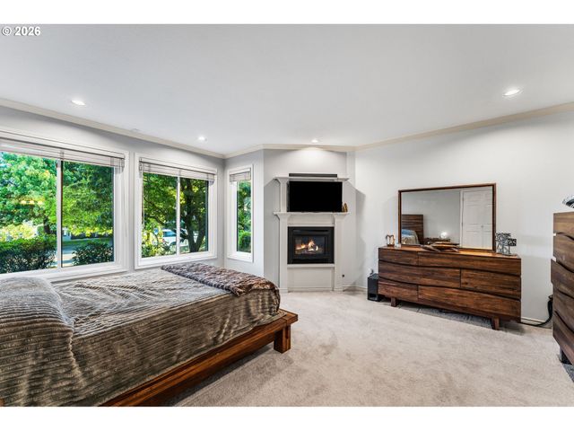 14700 Se RIVERCREST Dr, Vancouver, WA 98683