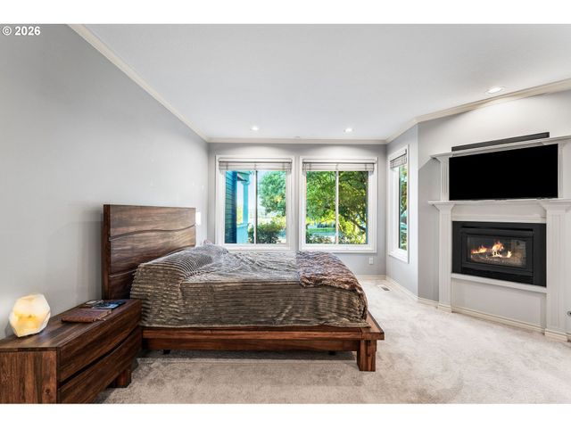 14700 Se RIVERCREST Dr, Vancouver, WA 98683