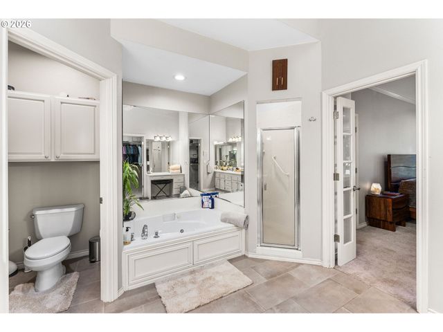 14700 Se RIVERCREST Dr, Vancouver, WA 98683