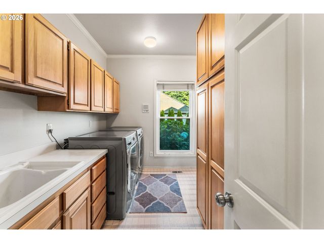 14700 Se RIVERCREST Dr, Vancouver, WA 98683