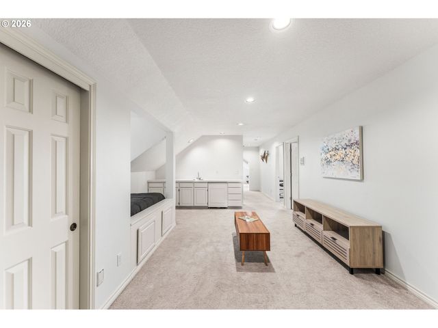 14700 Se RIVERCREST Dr, Vancouver, WA 98683
