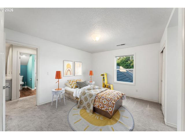 14700 Se RIVERCREST Dr, Vancouver, WA 98683