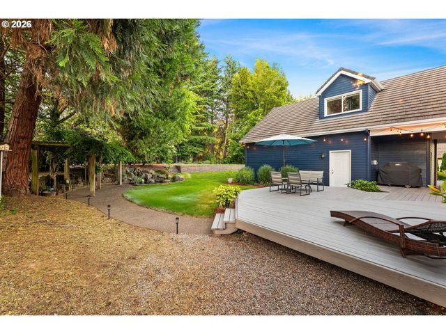 14700 Se RIVERCREST Dr, Vancouver, WA 98683