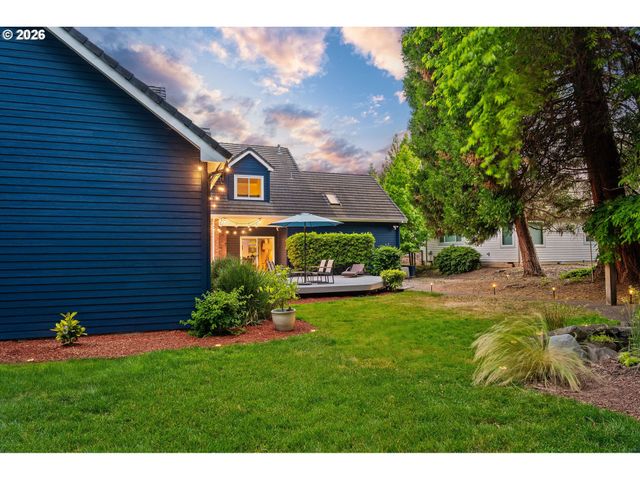14700 Se RIVERCREST Dr, Vancouver, WA 98683