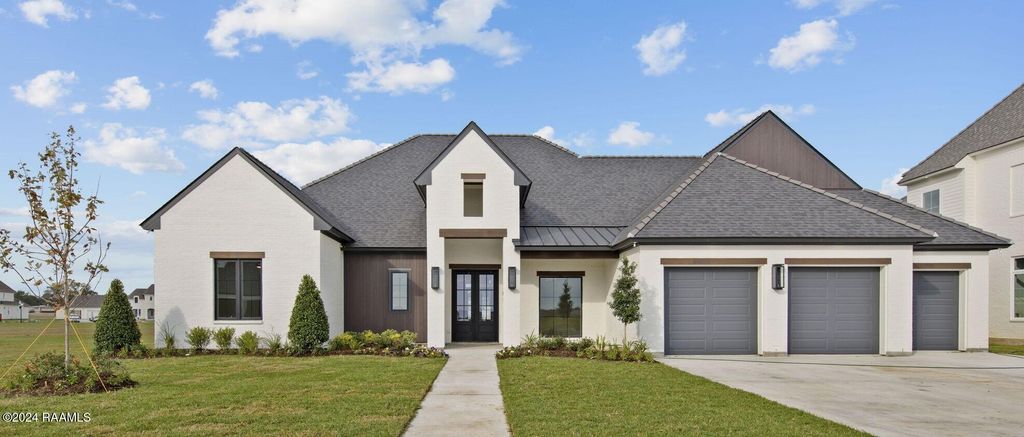 308 Stony Trek Drive, Youngsville, LA 70592