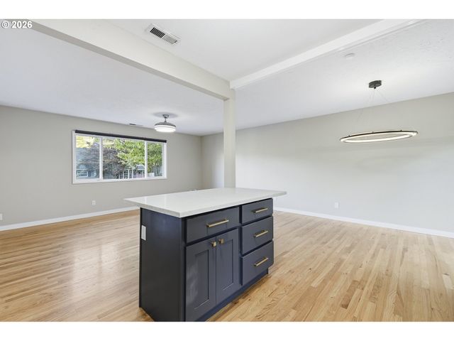 1330 Sw HUME St, Portland, OR 97219