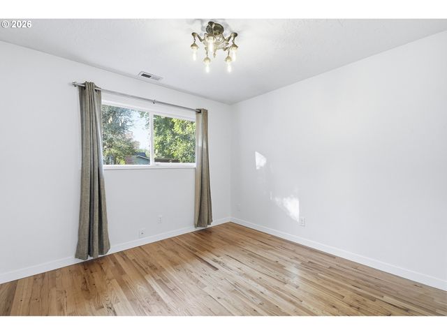 1330 Sw HUME St, Portland, OR 97219