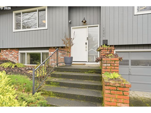 1330 Sw HUME St, Portland, OR 97219