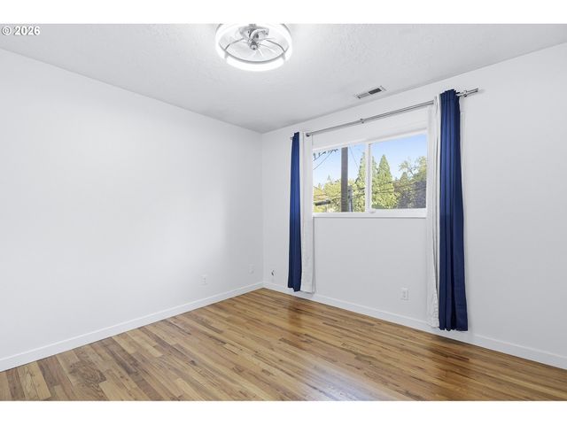 1330 Sw HUME St, Portland, OR 97219