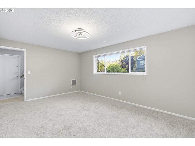 1330 Sw HUME St, Portland, OR 97219