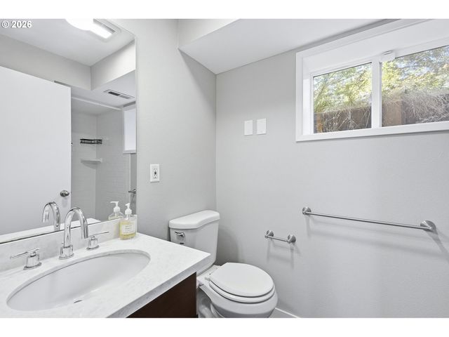 1330 Sw HUME St, Portland, OR 97219