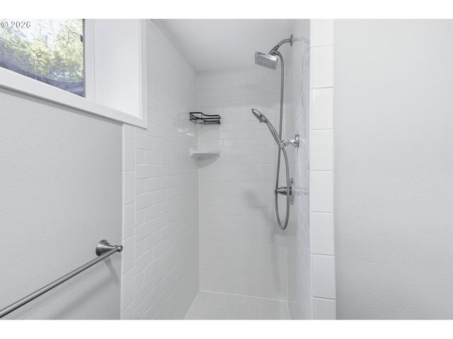 1330 Sw HUME St, Portland, OR 97219