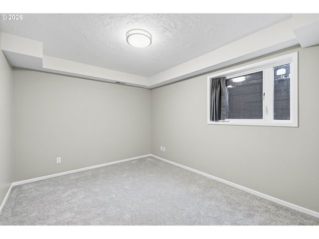 1330 Sw HUME St, Portland, OR 97219