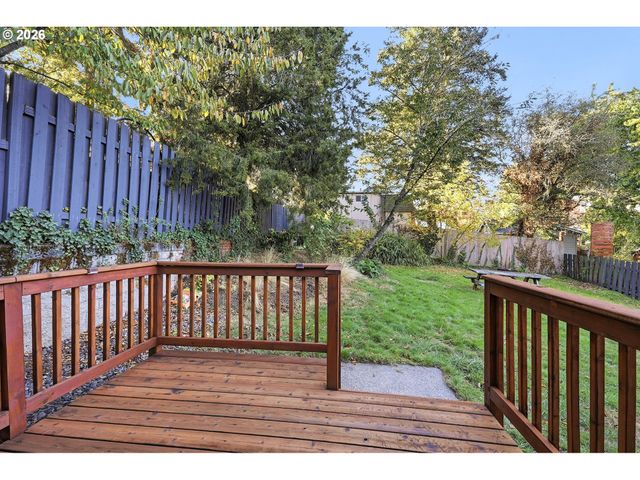 1330 Sw HUME St, Portland, OR 97219