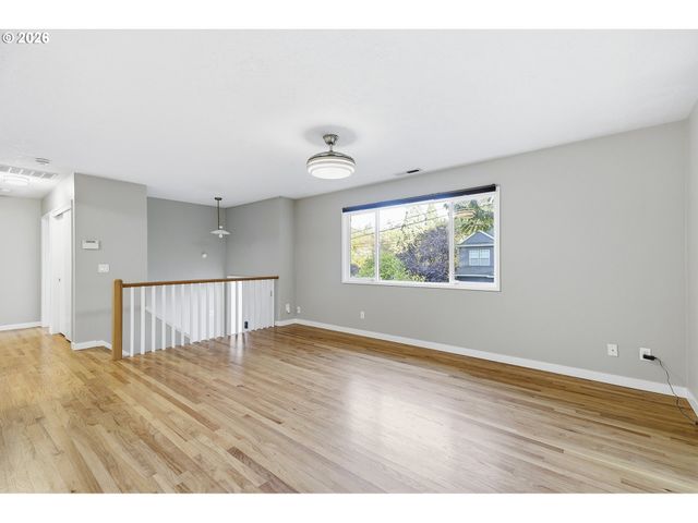 1330 Sw HUME St, Portland, OR 97219