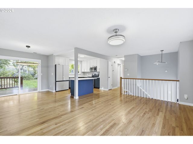 1330 Sw HUME St, Portland, OR 97219