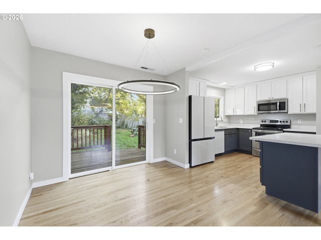 1330 Sw HUME St, Portland, OR 97219