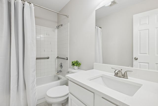 305 Crestview Drive D, Wauconda, IL 60084