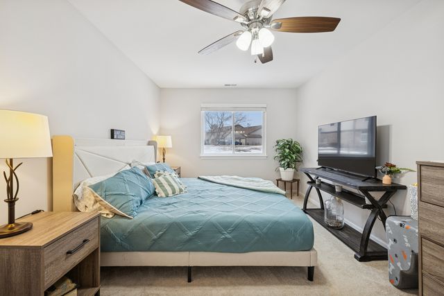 305 Crestview Drive D, Wauconda, IL 60084