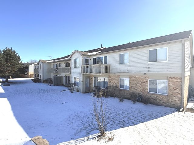 305 Crestview Drive D, Wauconda, IL 60084