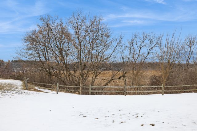 305 Crestview Drive D, Wauconda, IL 60084