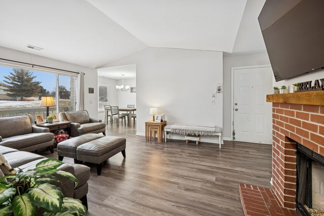 305 Crestview Drive D, Wauconda, IL 60084