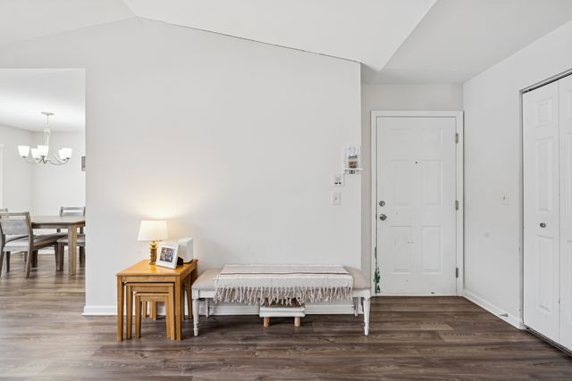 305 Crestview Drive D, Wauconda, IL 60084