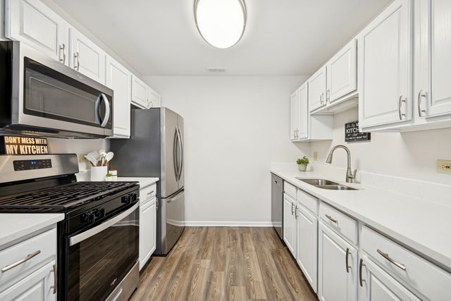 305 Crestview Drive D, Wauconda, IL 60084