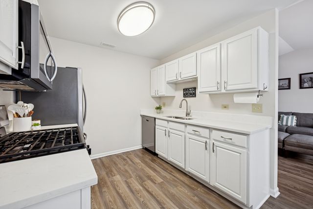 305 Crestview Drive D, Wauconda, IL 60084