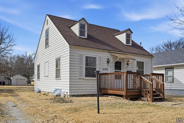 2047 SW Lincoln ST, Topeka, KS 66604