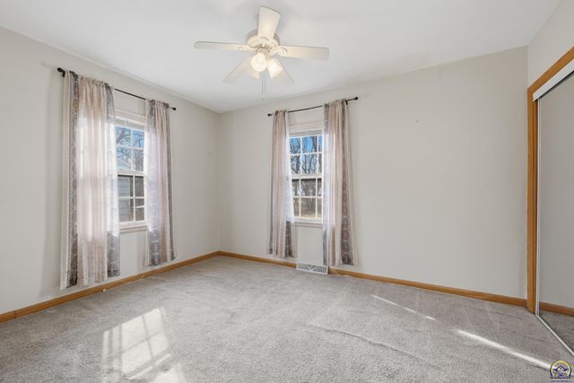 2047 SW Lincoln ST, Topeka, KS 66604