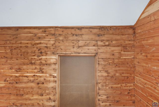 2047 SW Lincoln ST, Topeka, KS 66604