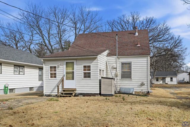 2047 SW Lincoln ST, Topeka, KS 66604