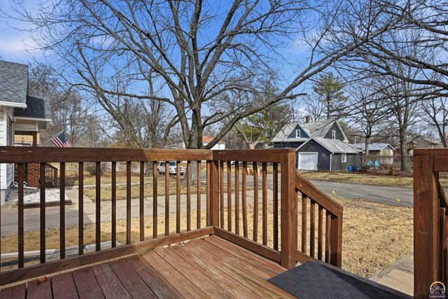 2047 SW Lincoln ST, Topeka, KS 66604