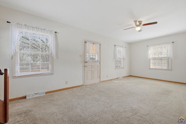 2047 SW Lincoln ST, Topeka, KS 66604