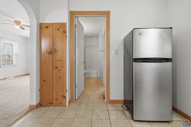 2047 SW Lincoln ST, Topeka, KS 66604