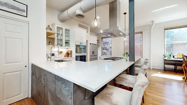 76 Batterymarch St. 5, Boston, MA 02110