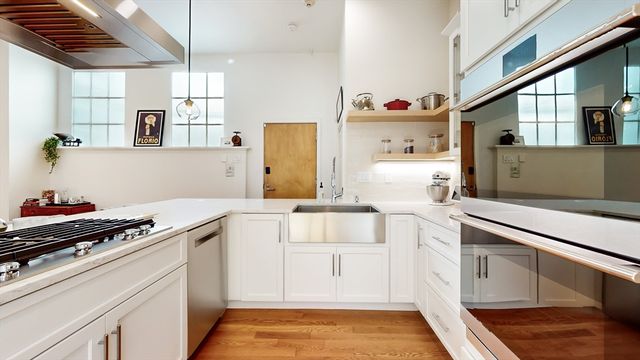 76 Batterymarch St. 5, Boston, MA 02110