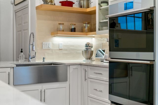 76 Batterymarch St. 5, Boston, MA 02110