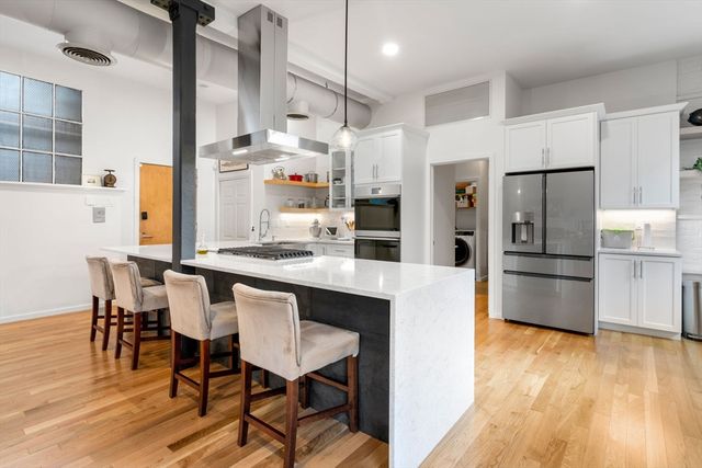 76 Batterymarch St. 5, Boston, MA 02110