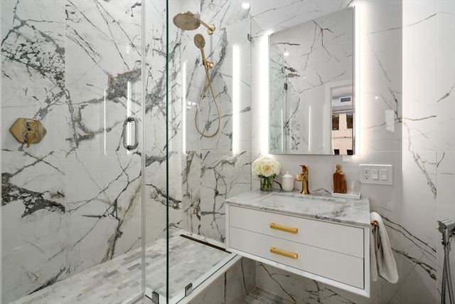 76 Batterymarch St. 5, Boston, MA 02110