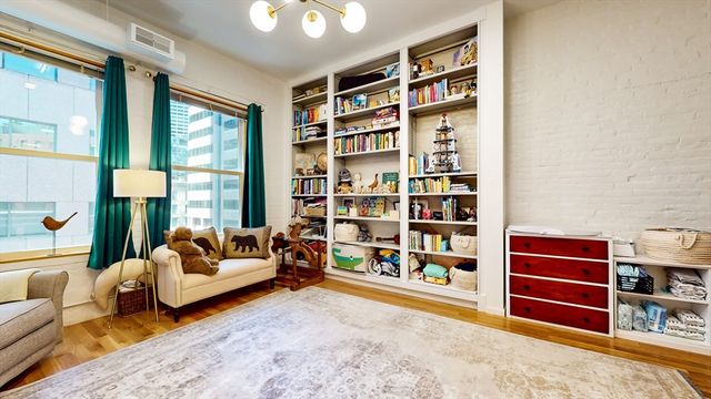 76 Batterymarch St. 5, Boston, MA 02110