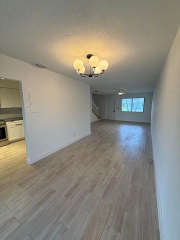 3104 Poolside Drive, Greenacres, FL 33463
