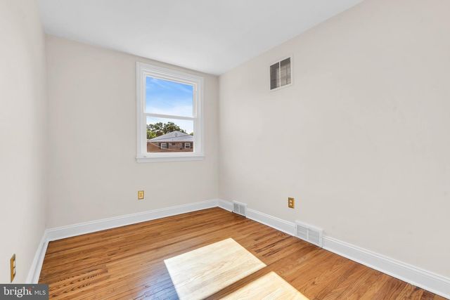 606 CEDAR AVE, Collingswood, NJ 08108