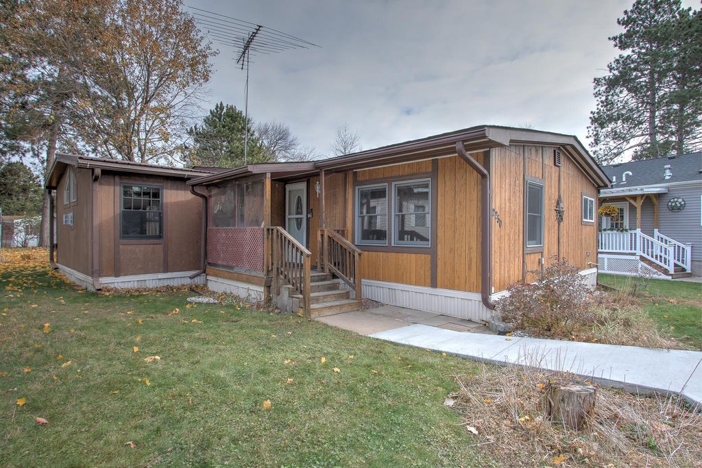 2250 Red Pine Drive S, Cambridge, MN 55008