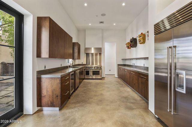 7702 N MOCKINGBIRD Lane, Paradise Valley, AZ 85253