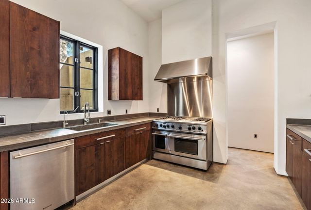 7702 N MOCKINGBIRD Lane, Paradise Valley, AZ 85253