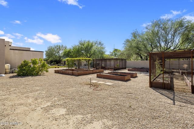 7702 N MOCKINGBIRD Lane, Paradise Valley, AZ 85253