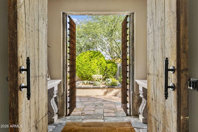 7702 N MOCKINGBIRD Lane, Paradise Valley, AZ 85253